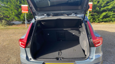 Volvo XC40 2.0 B4P Ultimate Dark 5dr Auto Petrol Estate